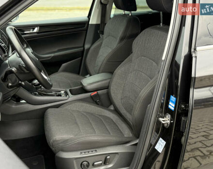 Черный Шкода Kodiaq, объемом двигателя 2 л и пробегом 237 тыс. км за 26555 $, фото 68 на Automoto.ua
