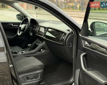 Черный Шкода Kodiaq, объемом двигателя 2 л и пробегом 237 тыс. км за 26555 $, фото 89 на Automoto.ua