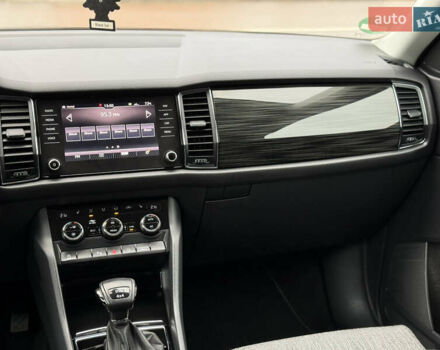 Черный Шкода Kodiaq, объемом двигателя 2 л и пробегом 237 тыс. км за 26555 $, фото 102 на Automoto.ua