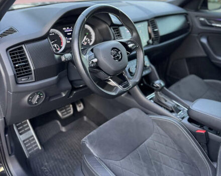 Черный Шкода Kodiaq, объемом двигателя 1.98 л и пробегом 55 тыс. км за 32999 $, фото 15 на Automoto.ua
