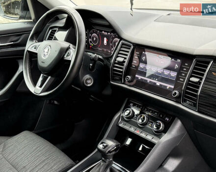 Черный Шкода Kodiaq, объемом двигателя 2 л и пробегом 237 тыс. км за 26555 $, фото 95 на Automoto.ua