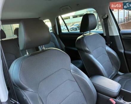 Шкода Kodiaq 2022 в Киеве на Automoto.ua Черный Шкода Kodiaq, объемом двигателя 1.97 л и пробегом 126 тыс. км за 36900 $, фото 56 на Automoto.ua