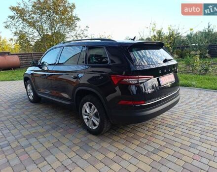 Шкода Kodiaq 2023 в Хмельницком на Automoto.ua Черный Шкода Kodiaq, объемом двигателя 1.97 л и пробегом 69 тыс. км за 37299 $, фото 4 на Automoto.ua
