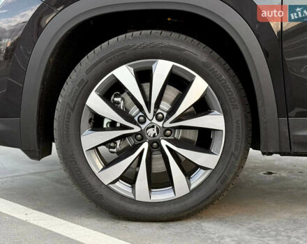 Чорний Шкода Kodiaq, об'ємом двигуна 2 л та пробігом 1 тис. км за 47777 $, фото 39 на Automoto.ua