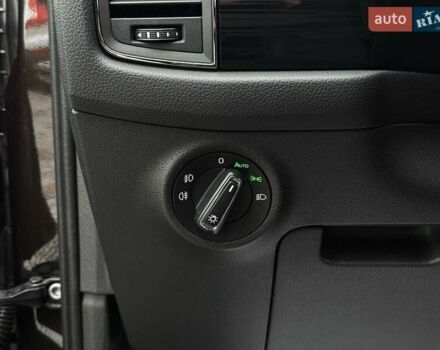 Коричневий Шкода Kodiaq, об'ємом двигуна 2 л та пробігом 100 тис. км за 28999 $, фото 36 на Automoto.ua