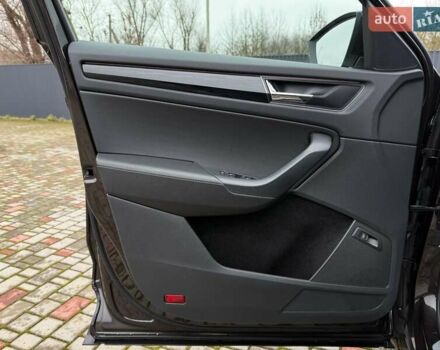 Коричневий Шкода Kodiaq, об'ємом двигуна 2 л та пробігом 100 тис. км за 28999 $, фото 27 на Automoto.ua