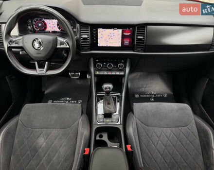 Красный Шкода Kodiaq, объемом двигателя 2 л и пробегом 190 тыс. км за 35999 $, фото 34 на Automoto.ua