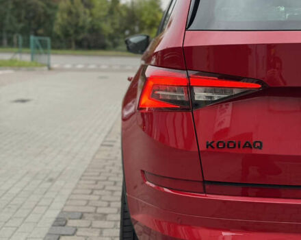 Красный Шкода Kodiaq, объемом двигателя 2 л и пробегом 190 тыс. км за 35999 $, фото 2 на Automoto.ua