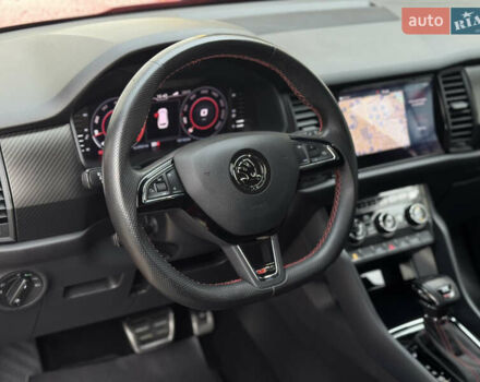 Красный Шкода Kodiaq, объемом двигателя 2 л и пробегом 190 тыс. км за 35999 $, фото 11 на Automoto.ua