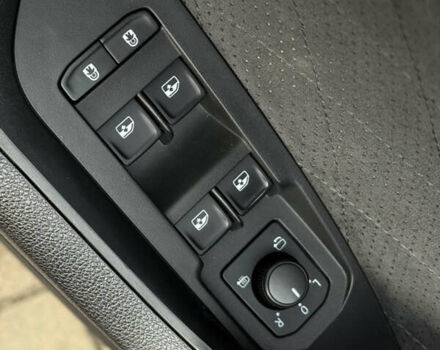 Красный Шкода Kodiaq, объемом двигателя 2 л и пробегом 190 тыс. км за 35999 $, фото 7 на Automoto.ua