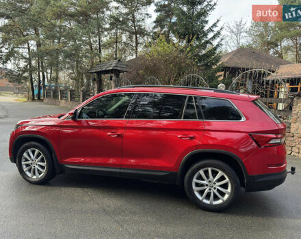 Красный Шкода Kodiaq, объемом двигателя 1.97 л и пробегом 231 тыс. км за 25500 $, фото 4 на Automoto.ua