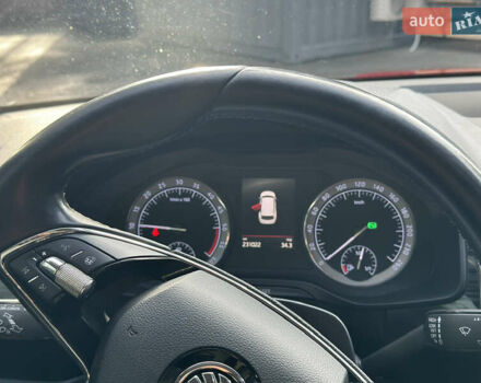 Красный Шкода Kodiaq, объемом двигателя 1.97 л и пробегом 231 тыс. км за 25500 $, фото 18 на Automoto.ua