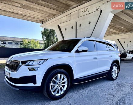 Шкода Kodiaq 2023 в Киеве на Automoto.ua Шкода Kodiaq, объемом двигателя 1.97 л и пробегом 80 тыс. км за 37997 $, фото 4 на Automoto.ua