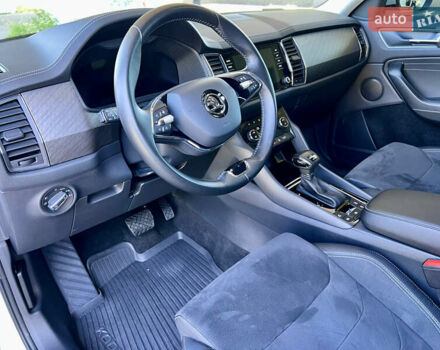 Шкода Kodiaq 2023 в Киеве на Automoto.ua Шкода Kodiaq, объемом двигателя 1.97 л и пробегом 80 тыс. км за 37997 $, фото 26 на Automoto.ua
