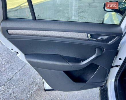 Шкода Kodiaq 2023 в Киеве на Automoto.ua Шкода Kodiaq, объемом двигателя 1.97 л и пробегом 80 тыс. км за 37997 $, фото 34 на Automoto.ua