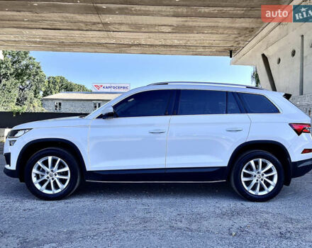 Шкода Kodiaq 2023 в Киеве на Automoto.ua Шкода Kodiaq, объемом двигателя 1.97 л и пробегом 80 тыс. км за 37997 $, фото 5 на Automoto.ua