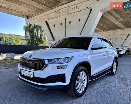 Шкода Kodiaq 2023 в Киеве на Automoto.ua Шкода Kodiaq, объемом двигателя 1.97 л и пробегом 80 тыс. км за 37997 $, фото 3 на Automoto.ua