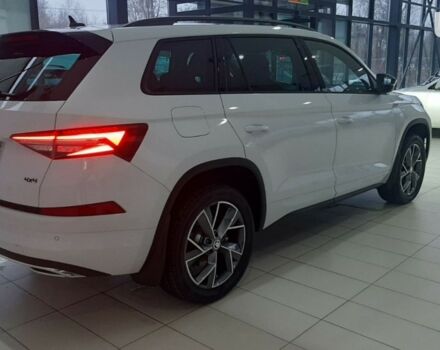 Шкода Kodiaq, об'ємом двигуна 1.98 л та пробігом 0 тис. км за 43953 $, фото 5 на Automoto.ua