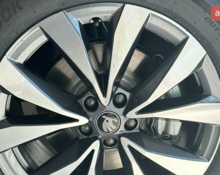 Шкода Kodiaq, об'ємом двигуна 1.98 л та пробігом 0 тис. км за 45760 $, фото 10 на Automoto.ua