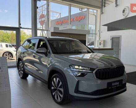 Шкода Kodiaq 2025 в Днепре (Днепропетровске) на Automoto.ua Шкода Kodiaq, объемом двигателя 1.97 л и пробегом 0 тыс. км за 49394 $, фото 2 на Automoto.ua
