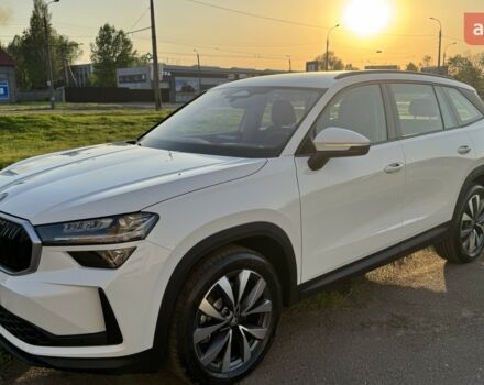 Шкода Kodiaq 2025 в Киеве на Automoto.ua Шкода Kodiaq, объемом двигателя 1.97 л и пробегом 0 тыс. км за 45871 $, фото 2 на Automoto.ua