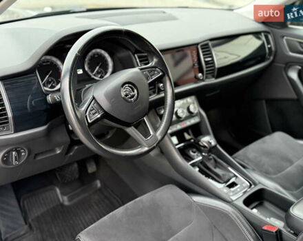Сірий Шкода Kodiaq, об'ємом двигуна 2 л та пробігом 220 тис. км за 25750 $, фото 48 на Automoto.ua