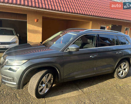 Серый Шкода Kodiaq, объемом двигателя 1.97 л и пробегом 250 тыс. км за 26500 $, фото 2 на Automoto.ua