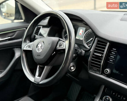 Сірий Шкода Kodiaq, об'ємом двигуна 2 л та пробігом 220 тис. км за 25750 $, фото 56 на Automoto.ua