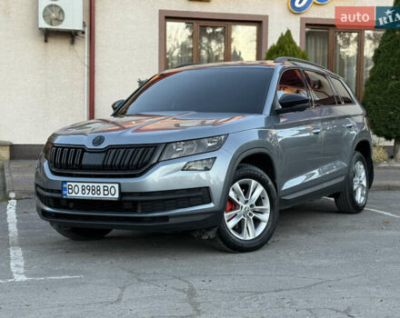 Серый Шкода Kodiaq, объемом двигателя 1.97 л и пробегом 121 тыс. км за 26450 $, фото 2 на Automoto.ua