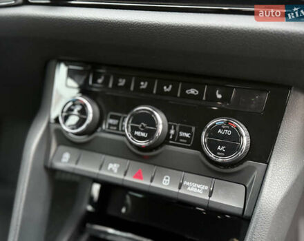 Сірий Шкода Kodiaq, об'ємом двигуна 2 л та пробігом 220 тис. км за 25750 $, фото 54 на Automoto.ua