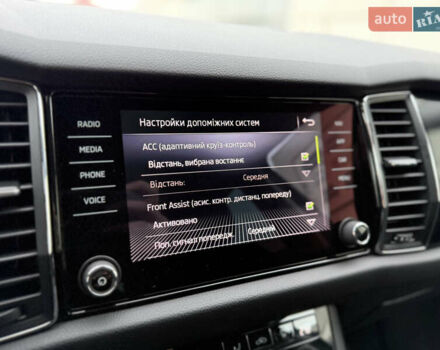 Сірий Шкода Kodiaq, об'ємом двигуна 2 л та пробігом 220 тис. км за 25750 $, фото 77 на Automoto.ua