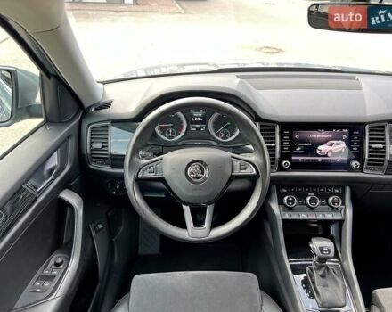 Серый Шкода Kodiaq, объемом двигателя 1.97 л и пробегом 149 тыс. км за 25400 $, фото 15 на Automoto.ua