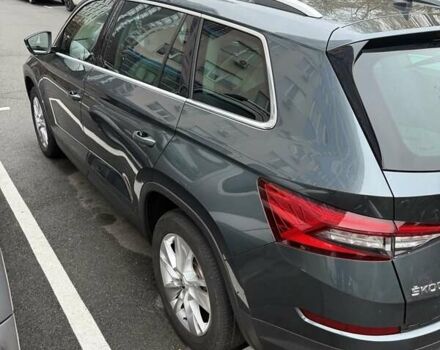 Серый Шкода Kodiaq, объемом двигателя 1.97 л и пробегом 214 тыс. км за 23999 $, фото 4 на Automoto.ua