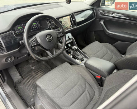 Серый Шкода Kodiaq, объемом двигателя 1.97 л и пробегом 225 тыс. км за 26800 $, фото 17 на Automoto.ua