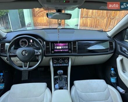 Серый Шкода Kodiaq, объемом двигателя 1.97 л и пробегом 230 тыс. км за 24500 $, фото 14 на Automoto.ua