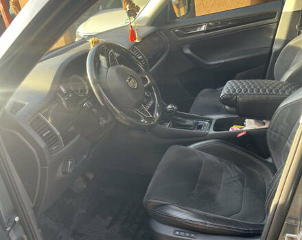 Серый Шкода Kodiaq, объемом двигателя 1.97 л и пробегом 250 тыс. км за 26500 $, фото 6 на Automoto.ua