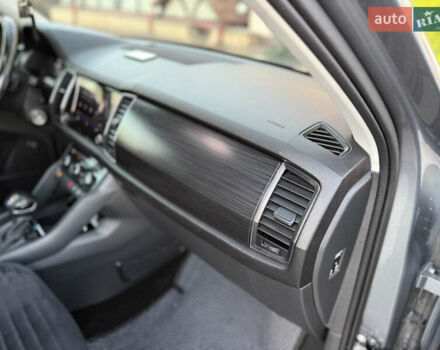 Сірий Шкода Kodiaq, об'ємом двигуна 2 л та пробігом 121 тис. км за 26450 $, фото 50 на Automoto.ua