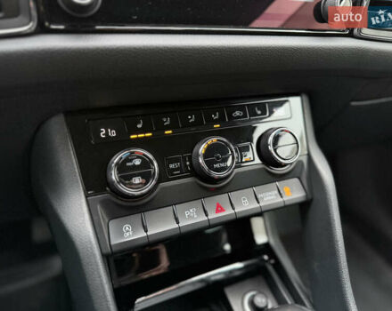 Сірий Шкода Kodiaq, об'ємом двигуна 2 л та пробігом 220 тис. км за 25750 $, фото 76 на Automoto.ua