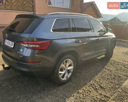 Серый Шкода Kodiaq, объемом двигателя 1.97 л и пробегом 250 тыс. км за 26500 $, фото 4 на Automoto.ua