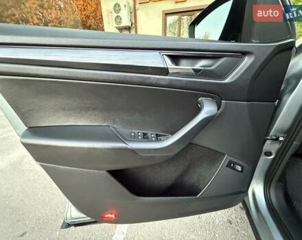Сірий Шкода Kodiaq, об'ємом двигуна 2 л та пробігом 121 тис. км за 26450 $, фото 42 на Automoto.ua