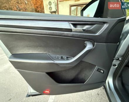 Серый Шкода Kodiaq, объемом двигателя 1.97 л и пробегом 121 тыс. км за 26450 $, фото 52 на Automoto.ua