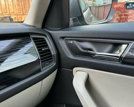 Серый Шкода Kodiaq, объемом двигателя 1.97 л и пробегом 230 тыс. км за 24500 $, фото 21 на Automoto.ua
