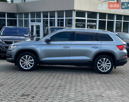 Серый Шкода Kodiaq, объемом двигателя 1.97 л и пробегом 299 тыс. км за 24400 $, фото 3 на Automoto.ua