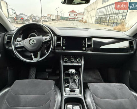 Сірий Шкода Kodiaq, об'ємом двигуна 2 л та пробігом 220 тис. км за 25750 $, фото 68 на Automoto.ua