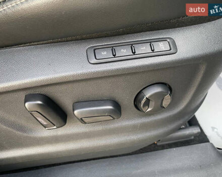 Сірий Шкода Kodiaq, об'ємом двигуна 1.97 л та пробігом 299 тис. км за 23400 $, фото 19 на Automoto.ua