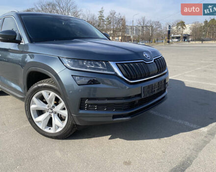 Серый Шкода Kodiaq, объемом двигателя 1.97 л и пробегом 180 тыс. км за 26000 $, фото 1 на Automoto.ua