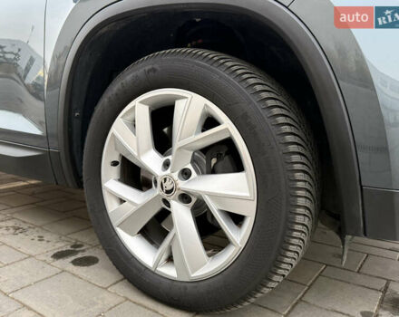 Сірий Шкода Kodiaq, об'ємом двигуна 2 л та пробігом 220 тис. км за 25750 $, фото 97 на Automoto.ua