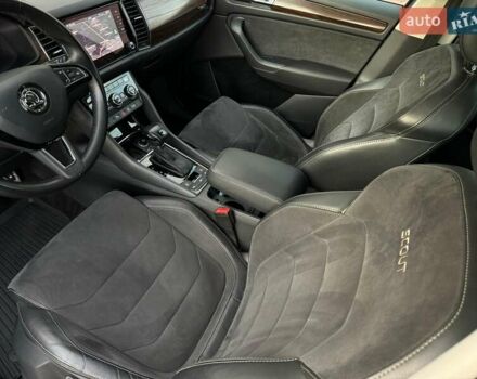 Сірий Шкода Kodiaq, об'ємом двигуна 2 л та пробігом 150 тис. км за 28999 $, фото 42 на Automoto.ua