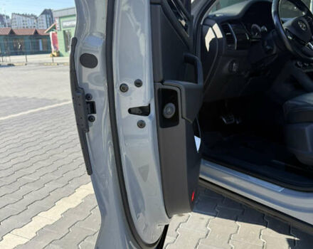 Серый Шкода Kodiaq, объемом двигателя 1.97 л и пробегом 215 тыс. км за 29700 $, фото 9 на Automoto.ua