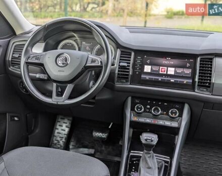 Серый Шкода Kodiaq, объемом двигателя 2 л и пробегом 220 тыс. км за 23999 $, фото 26 на Automoto.ua